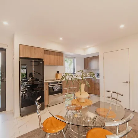 Designer 2Br Flat - Outdoor Sitting & Cozy Ambiance Villa Christchurch Exterior photo