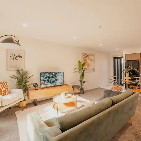 Designer 2Br Flat - Outdoor Sitting & Cozy Ambiance Villa Christchurch Exterior photo